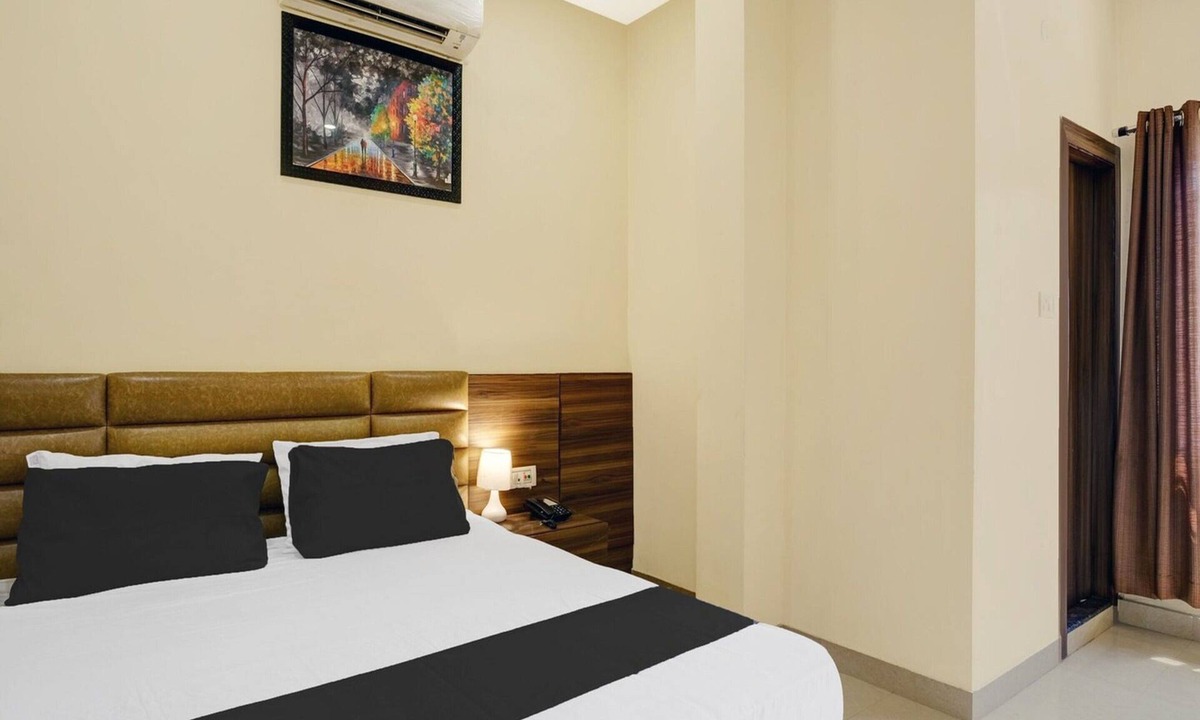 Sualkuchi House | Deluxe Lalganesh Formally Royal Avenue