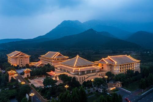 Dengfeng Hotel | Dengfeng Zhongzhou Huading Hotel