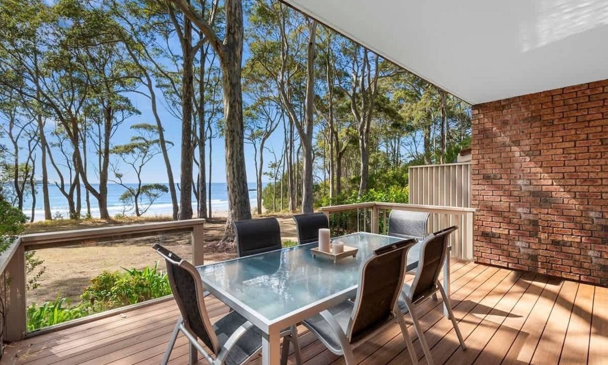 Denhams Beach Apartment | Denhams Beach Waterfront