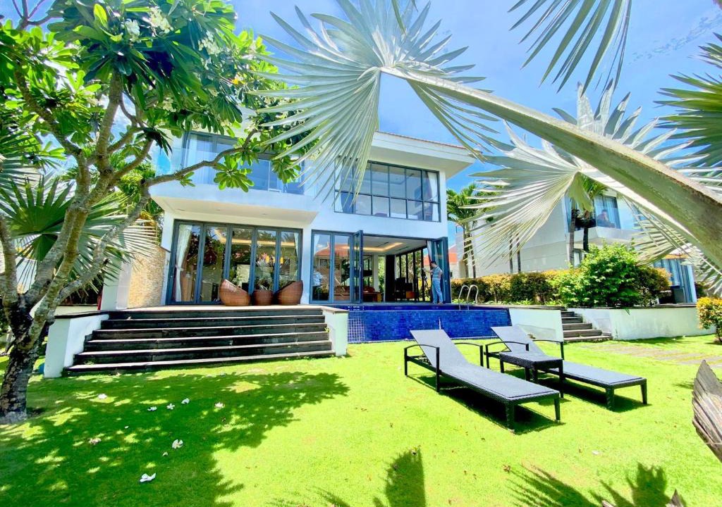Ngu Hanh Son Villa | Desirable Beach Pool Villa