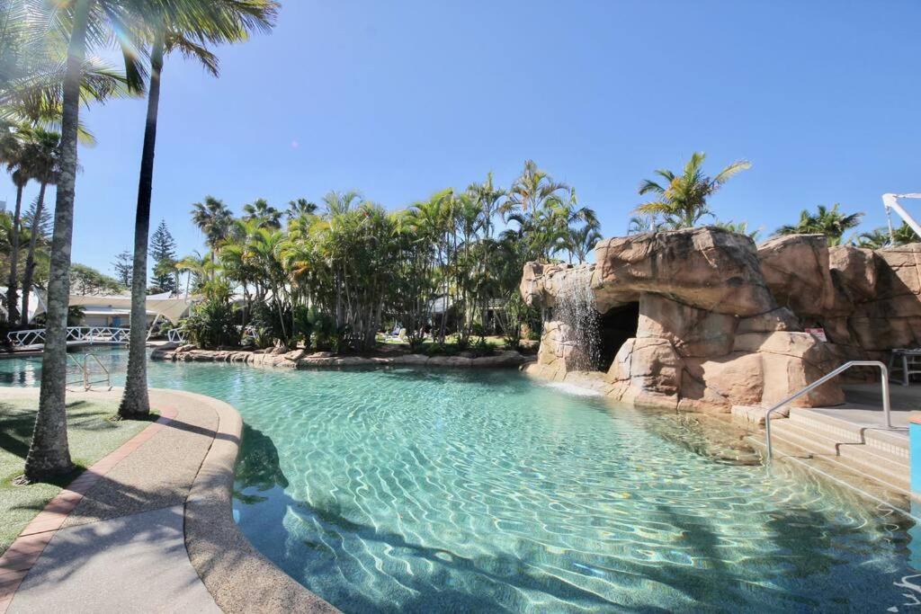 Mermaid Beach Apartment | Diamond Beach 11