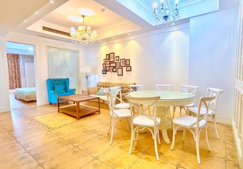 Gu Lou Apartment | Ding Ding Warm Home