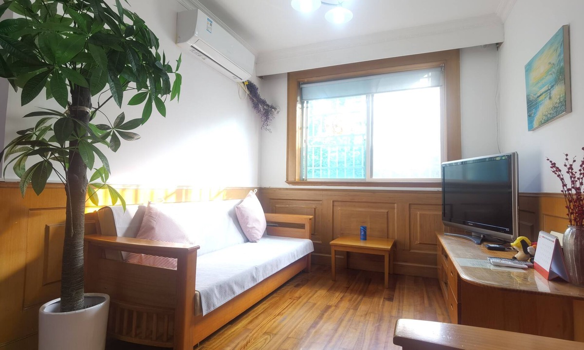 Downtown Shanghai Apartment | discovering SH Sunny subway apartment in downtown