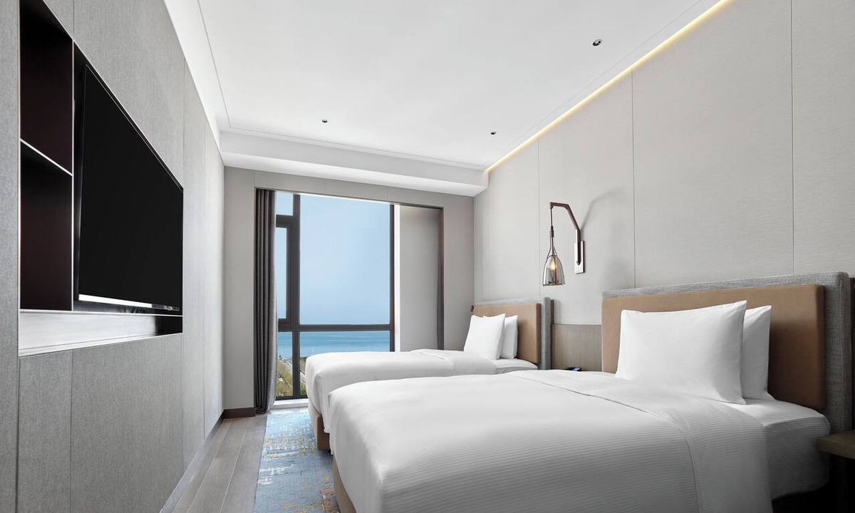 Laishan Hotel | Doubletree By Hilton Yantai Golden Coast Hotel & Suites