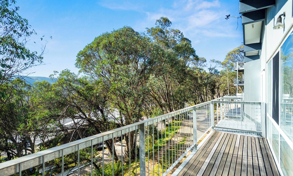 Falls Creek Apartment | Edelweiss Flat 2 Ski in Ski out Mountain Charm