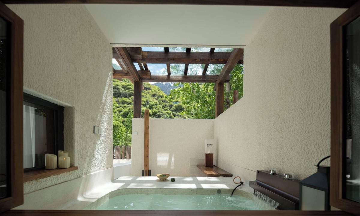 Ganzi County Hotel | EGO Hot Spring Resort Hotel