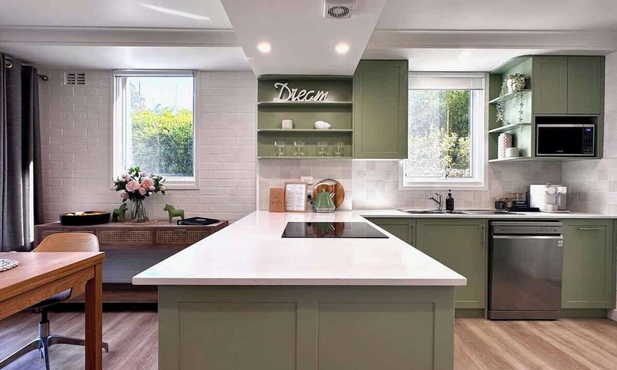 Elanora Heights Apartment | Elanora Escape- Hillside Retreat