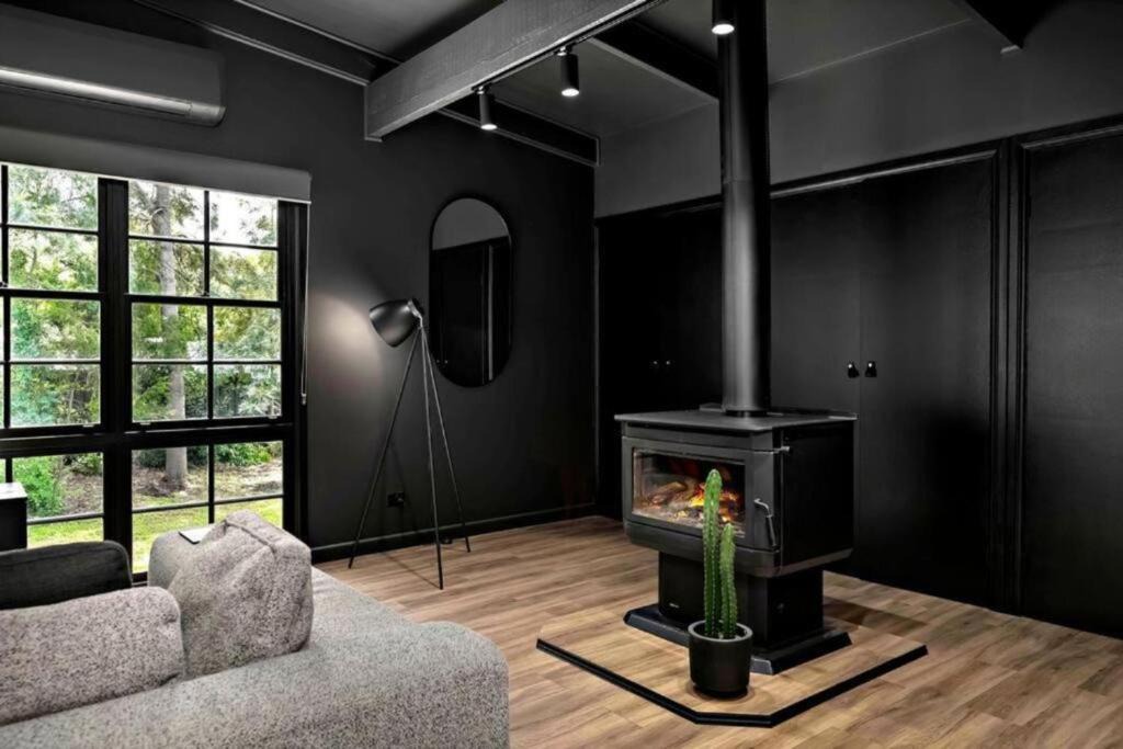 Broke House | Eune House
