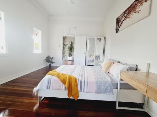 Maryborough Apartment | Exclusive location - 3-bedroom Unit in Maryborough CBD, 10ppl