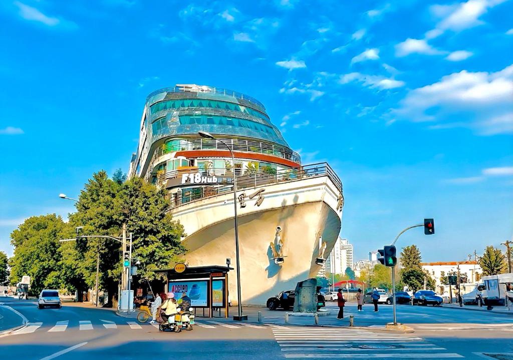 Chengdu City Centre Hotel | F18 Hub Youth Hostel