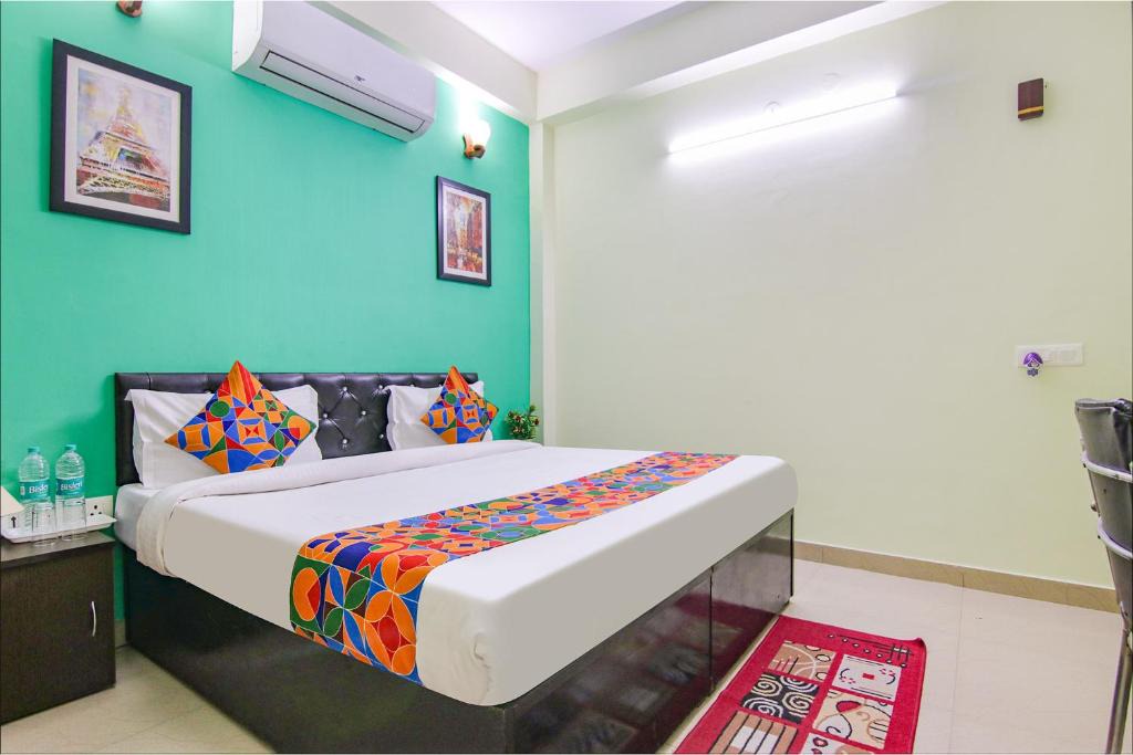 Sector 70 Hotel | FabExpress Rumaisa Residency