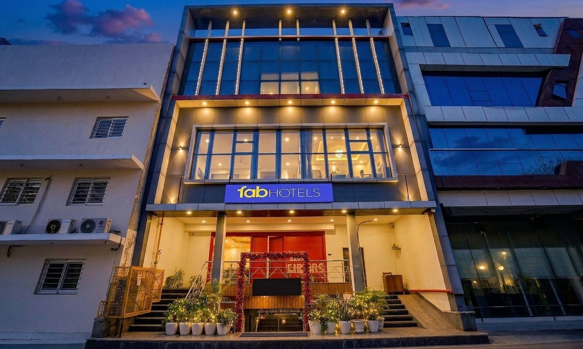 Vasundhara Hotel | Fabhotel Mvr
