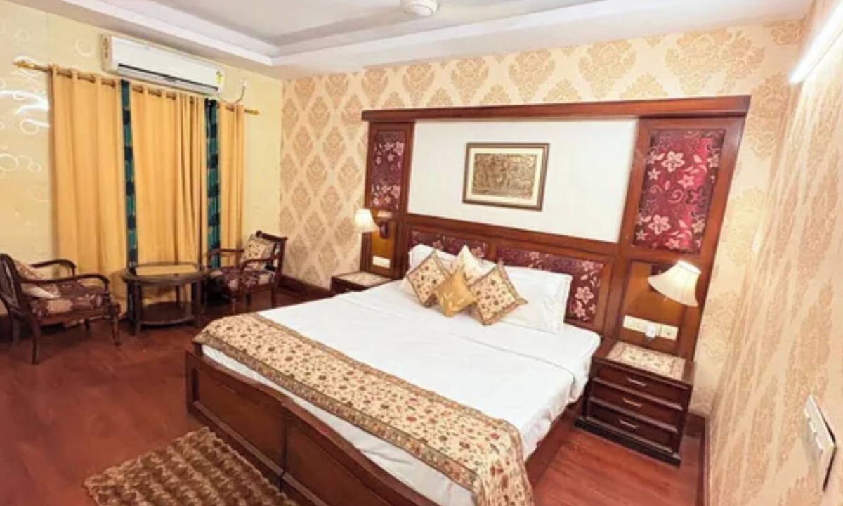 Safdarjung Enclave Hotel | Fabhotel New Empire