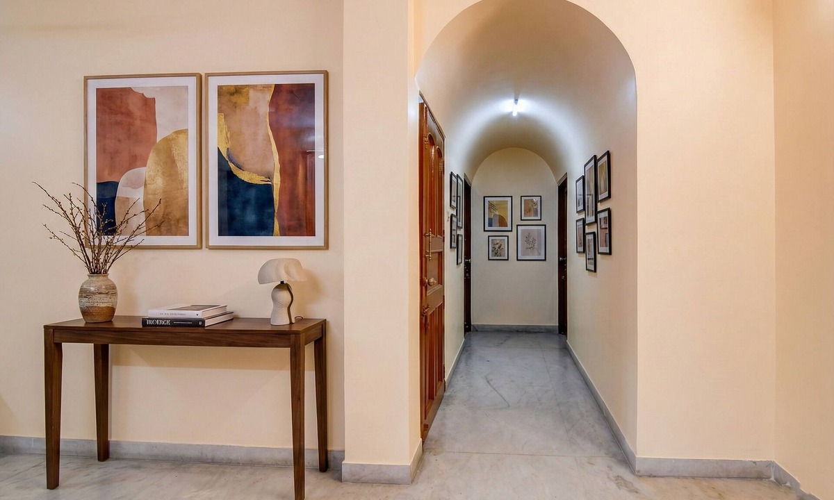 Sector II Hotel | Fabhotel Samanta