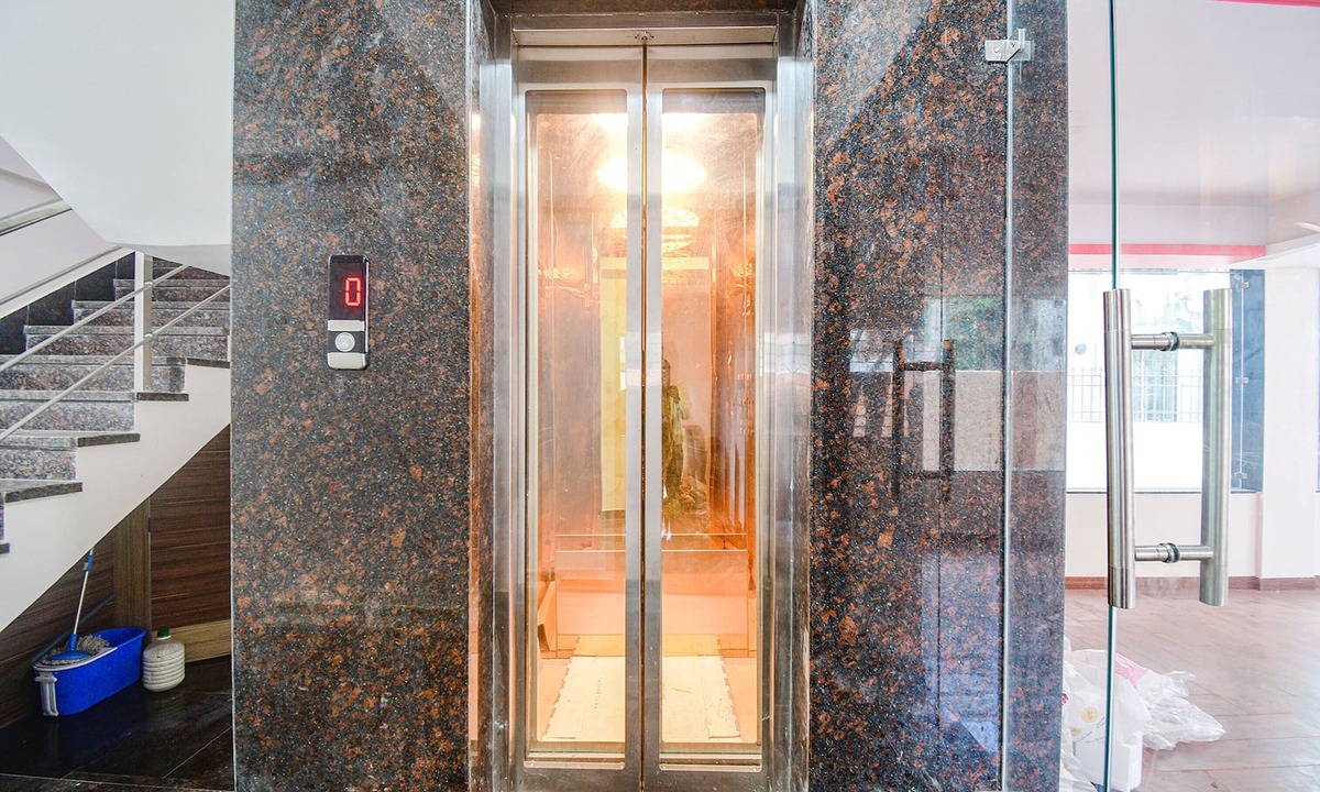 Park Street Hotel | Fabhotel The Lily