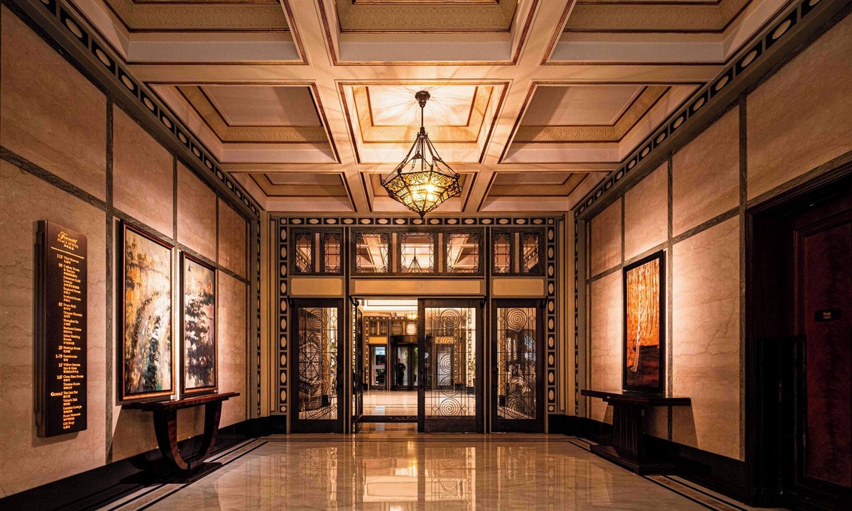 Downtown Shanghai Hotel | Fairmont Peace Hotel on the Bund