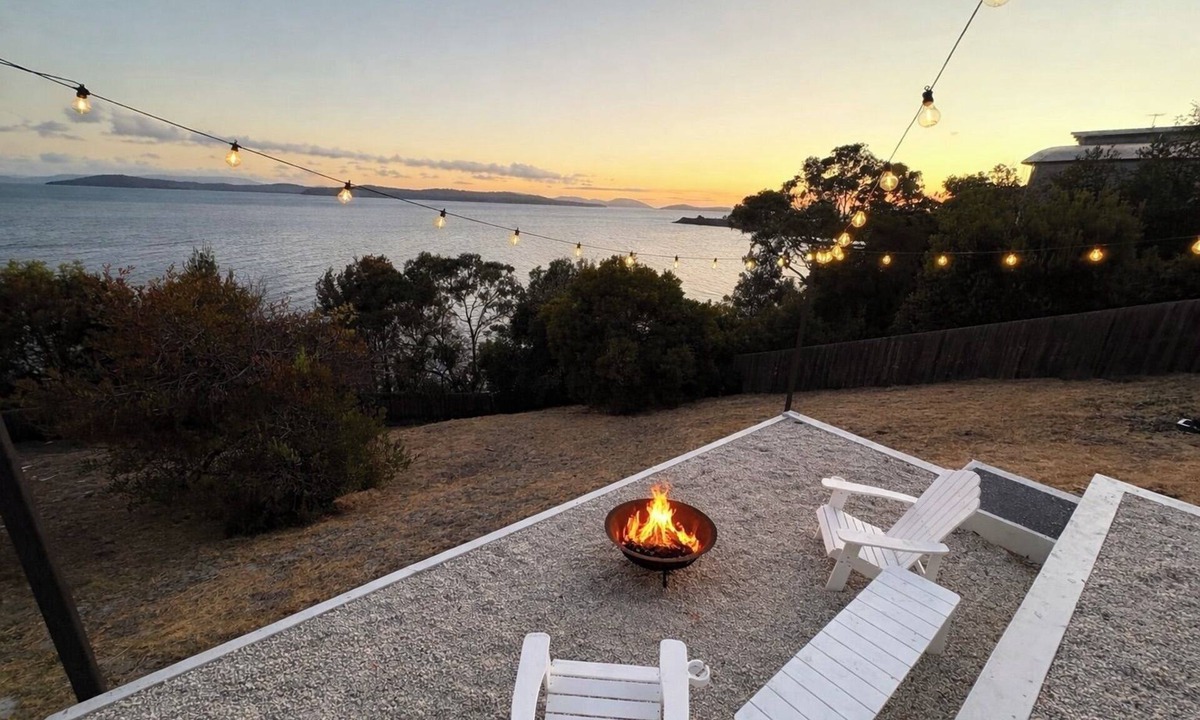 Primrose Sands House | Family friendly beachfront home located between Hobart and Port Arthur