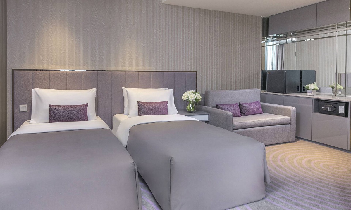 Kwai Chung House | Family Room with Sofa Bed with FREE WiFi, GYM