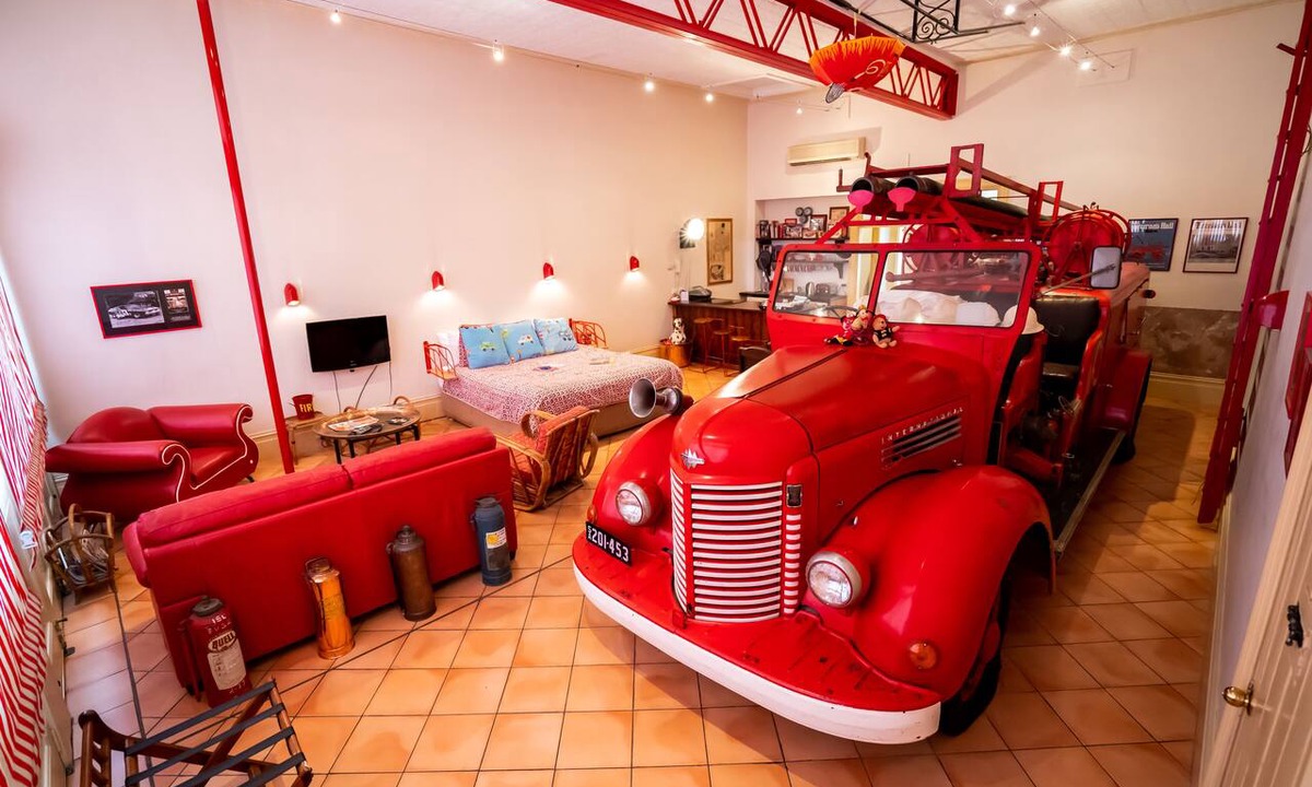 North Adelaide Hotel | Fire Station Inn - Fire Engine Suite with Spa