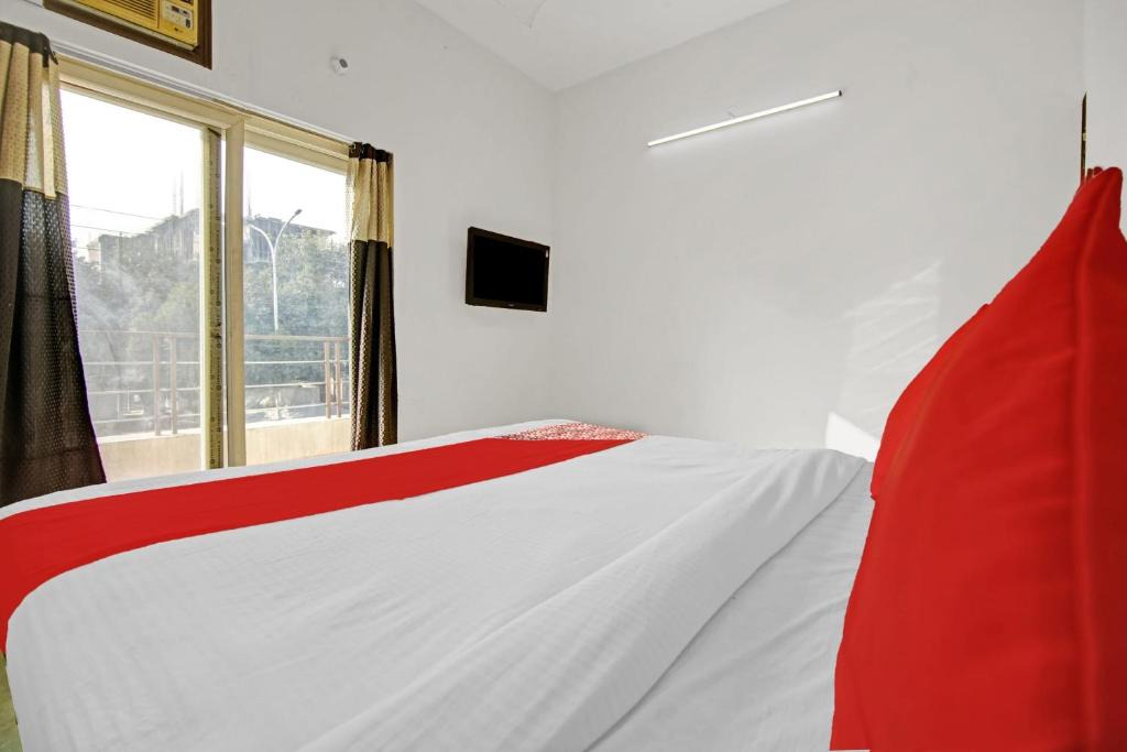 Noida Hotel | Flagship The Royal Stay Near Iskcon Temple Noida