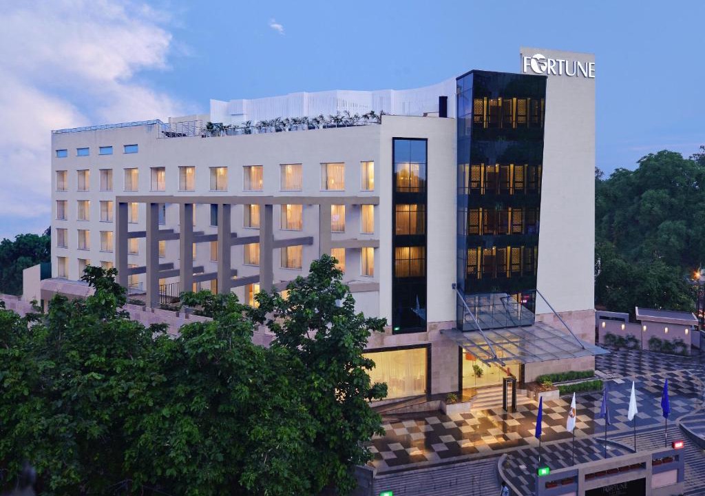 Hazratganj Hotel | Fortune Park BBD, Lucknow - Member ITC Hotels' Group