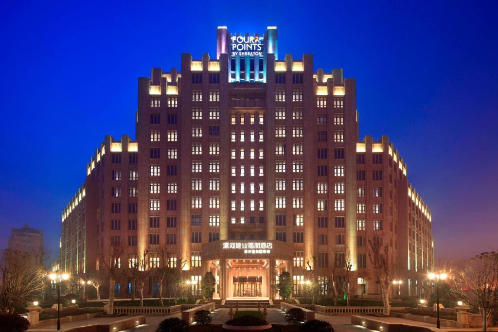 Yancheng District Hotel | Four Points by Sheraton Luohe