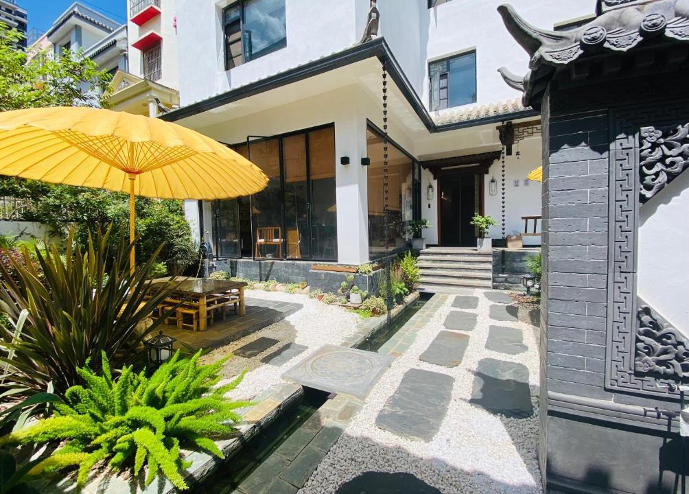 Chengjiang County House | Fuxian Lake Qishe B&B