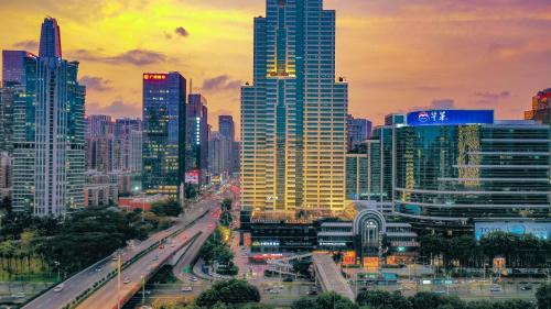 Central Business District Hotel | Garden Bincee Hotel Shenzhen Futian Prime Spot in Shenzhen's CBD, Inside Union Square, Next to SZCEC, Steps to Metro & Free breakfast, lunch, and dinner are included & Free door-to-door laundry pick-up and wash service