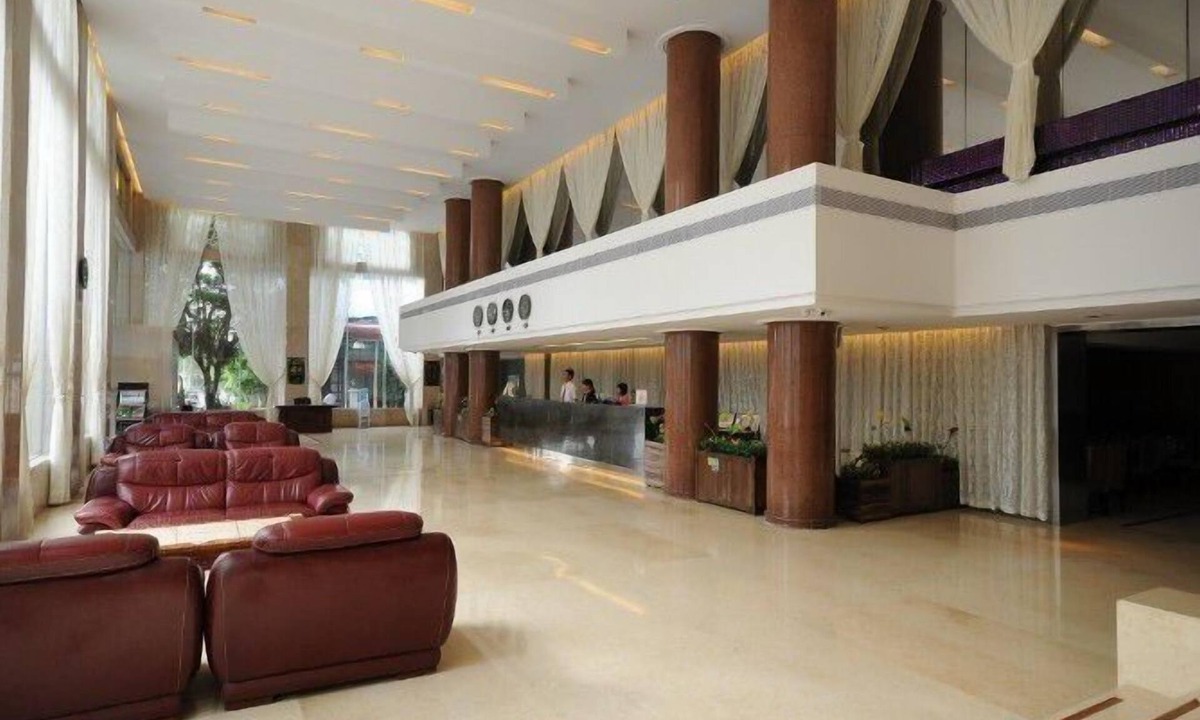 Renhezhen Hotel | Good East hotel