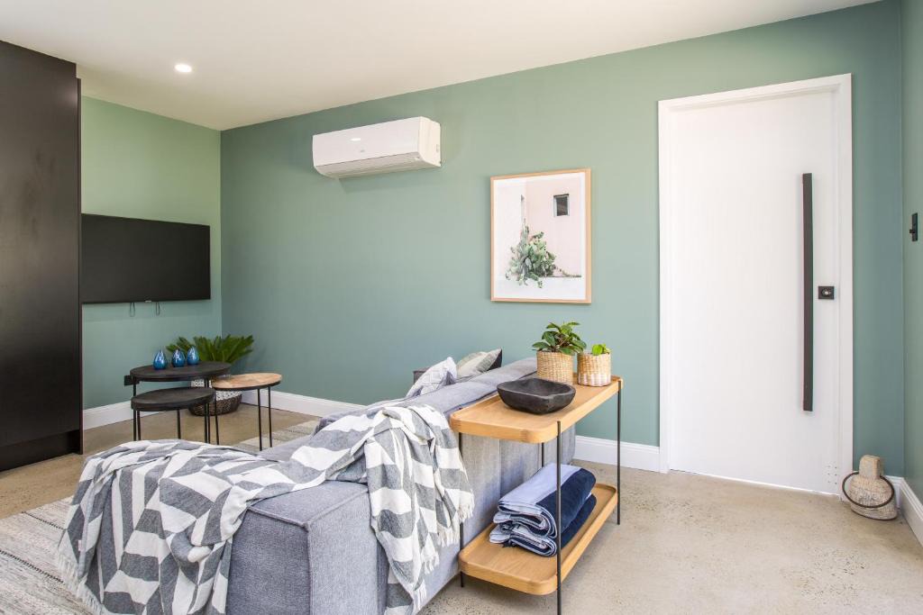 Vincentia House | Gorgeous Beachside Cottage Jervis Bay