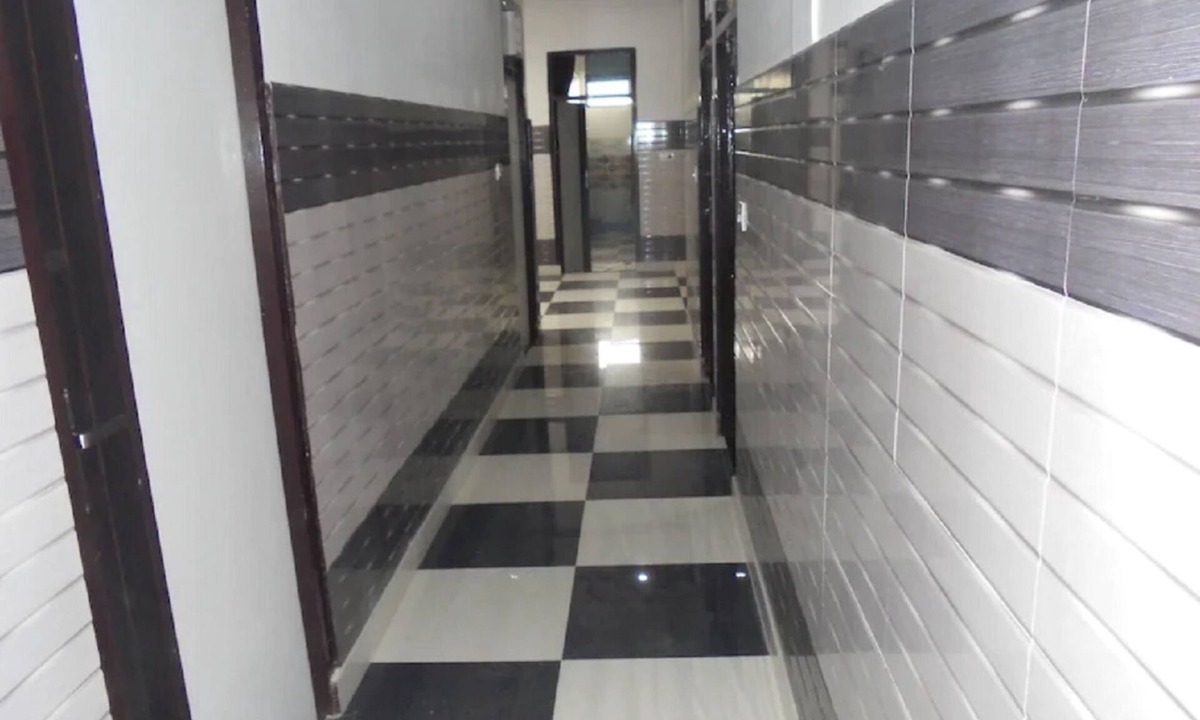 Meerut Hotel | Goroomgo Labh Mahal Meerut