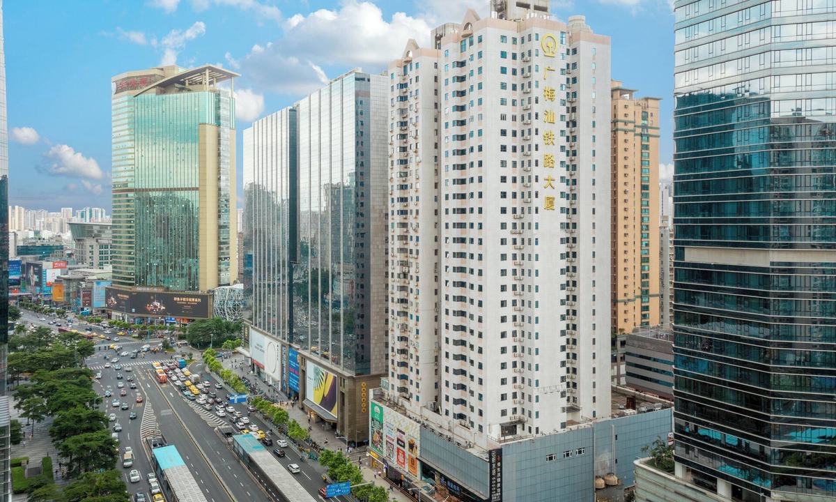Tianhe Center Hotel | Grandee Rezen - TaiKoo Hui Plaza Shipaiqiao Metro Station