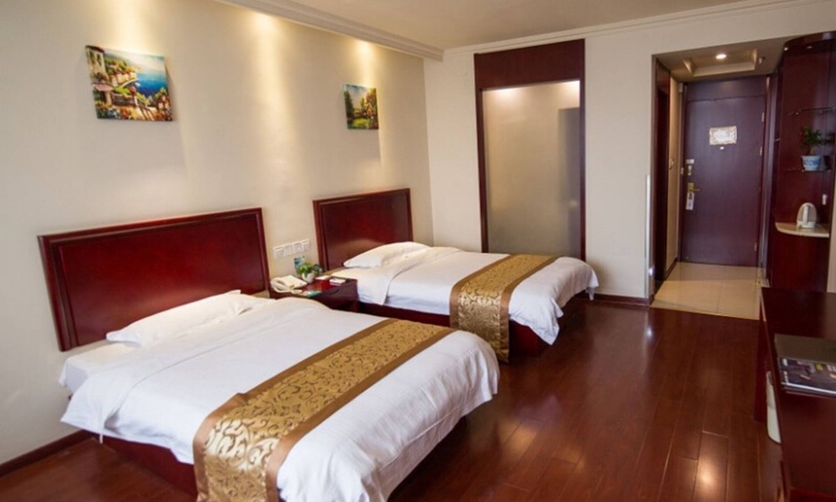 Guangde County Hotel | GreenTree Inn GuangDe County ZhongYang LeCheng Hotel