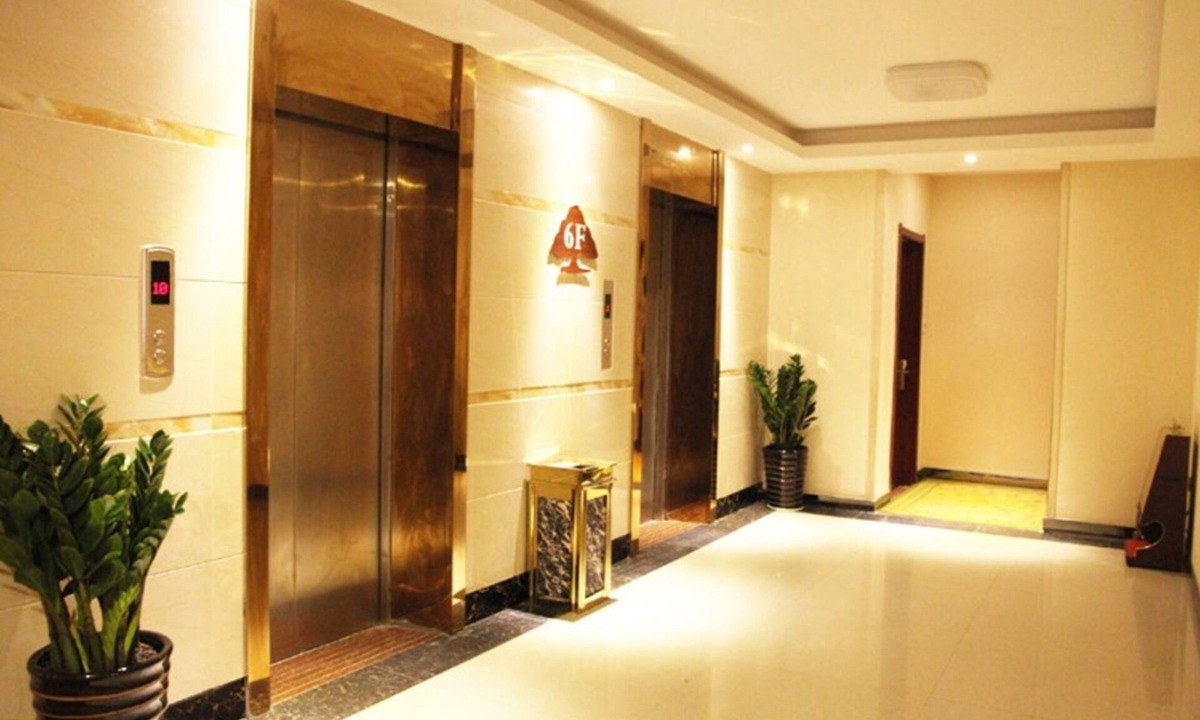Yucheng Subdistrict Hotel | GreenTree Inn Yulin Jincheng Commercial Building Shell Hotel