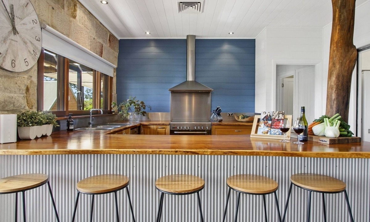 Kurrajong House | HAILEY@KURRAJONG - stylish and delightful. SPECIALS ON NOW !