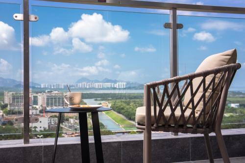Central Business District Apartment | Hampton By Hilton Shenzhen Futian Mangrove Park Apartments