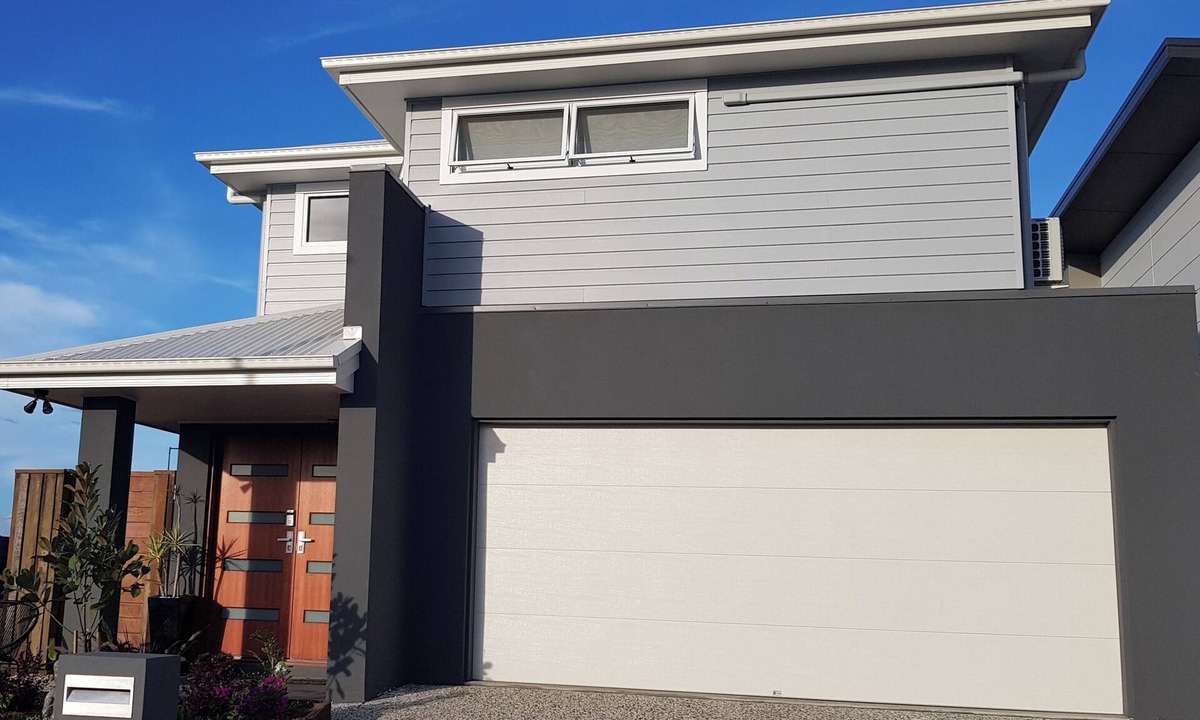 Palmview House | Hampton Style 2 story home sleeps up to 9 people