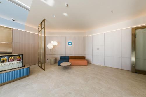 Putuo Hotel | Hanting Hotel Shanghai Dahua Xincun Road Metro Station