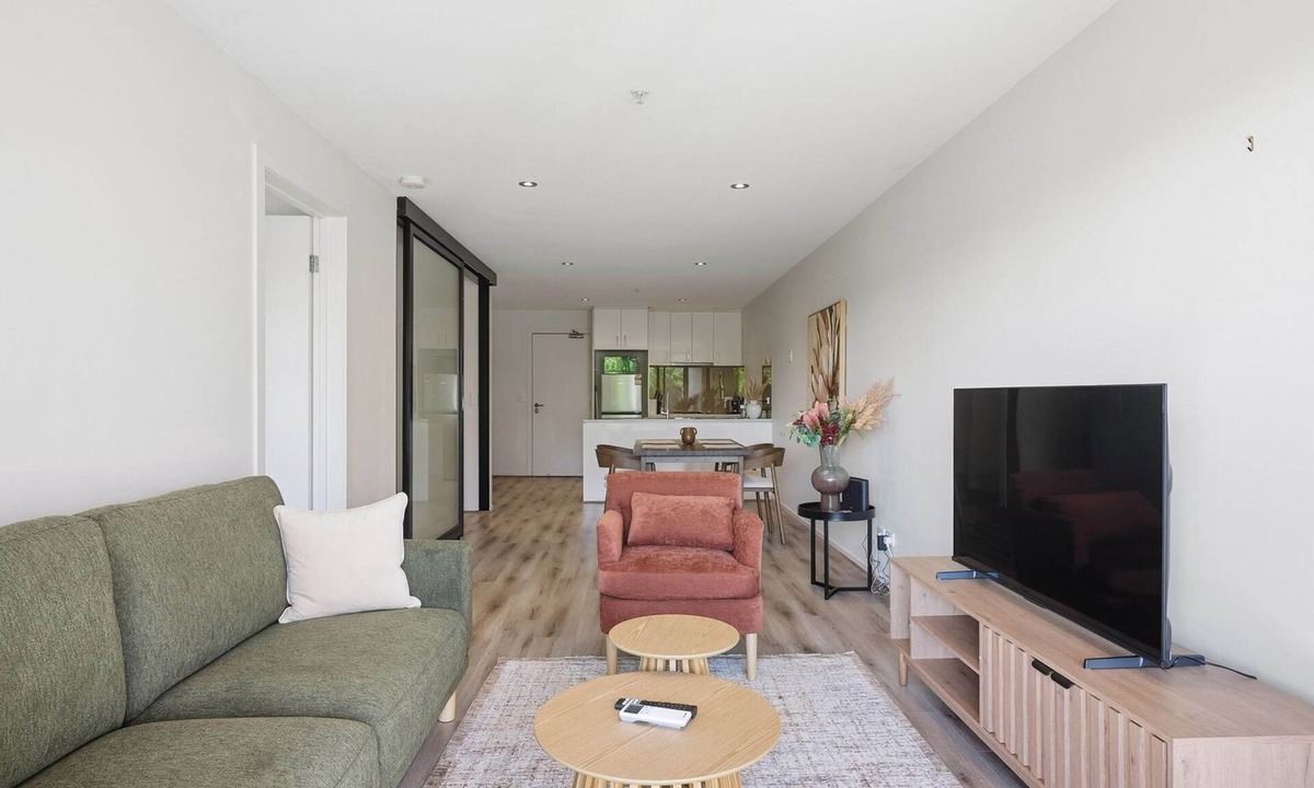 Hawthorn Apartment | Hawthorn Haven Balcony Views & Comfort