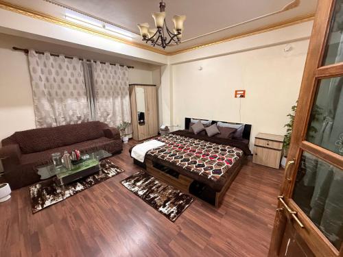 Police Bazar House | Heart of Northeast Stay