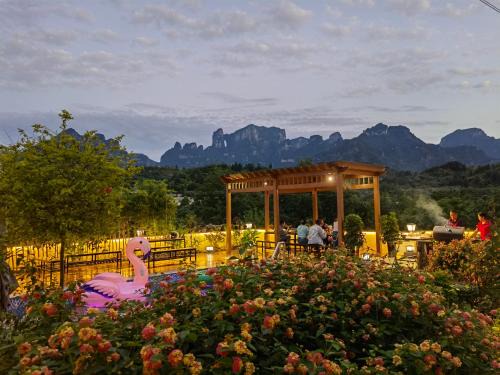 Yongding House | Heaven's Gate Home Stay -Free pick up service-Free laundry service-Panoramic view of Tianmen Mountain