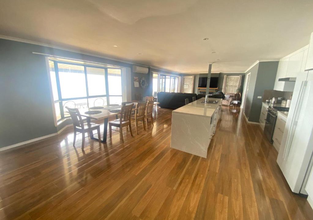 Para Wurlie House | Hendys 346