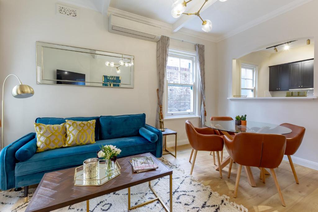 Millers Point House | Heritage Townhouse Near Harbour Bridge