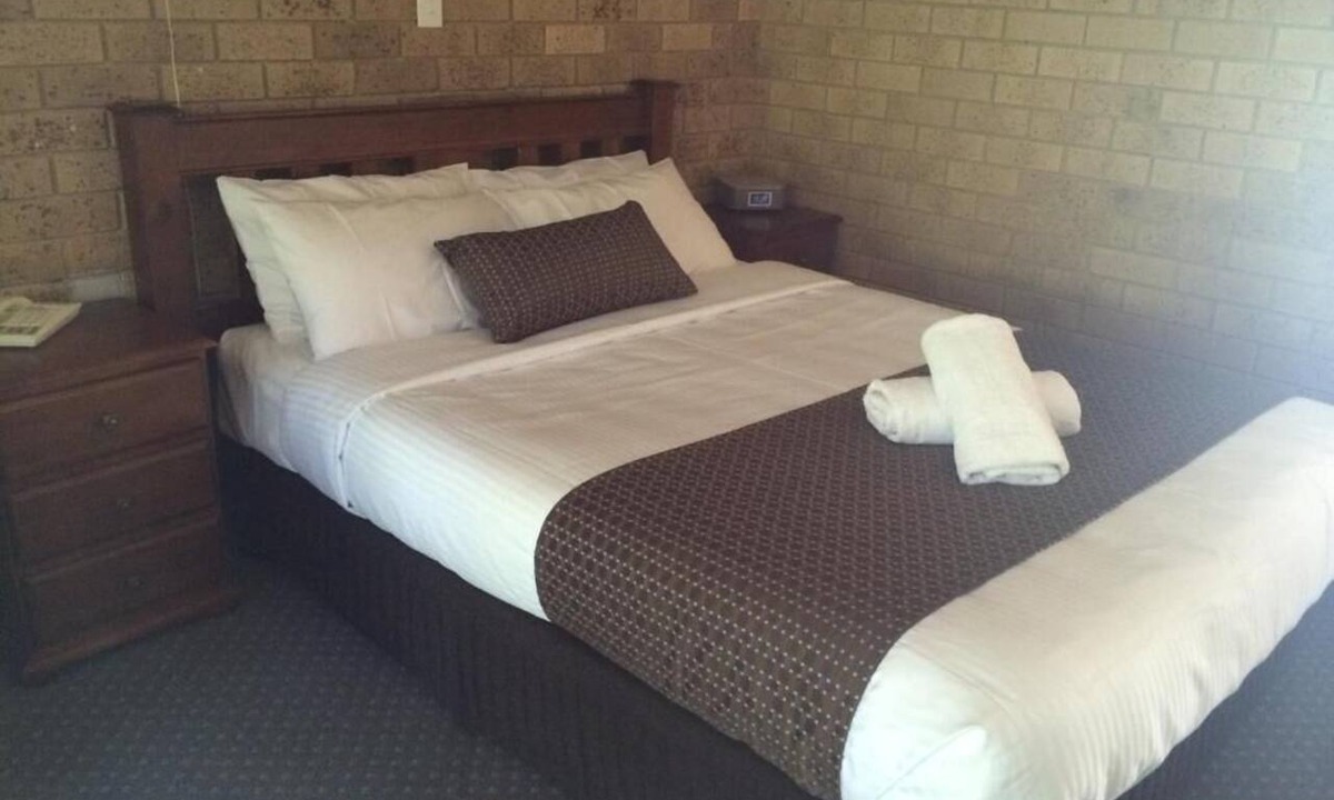 Bright Hotel | High Country Motor Inn