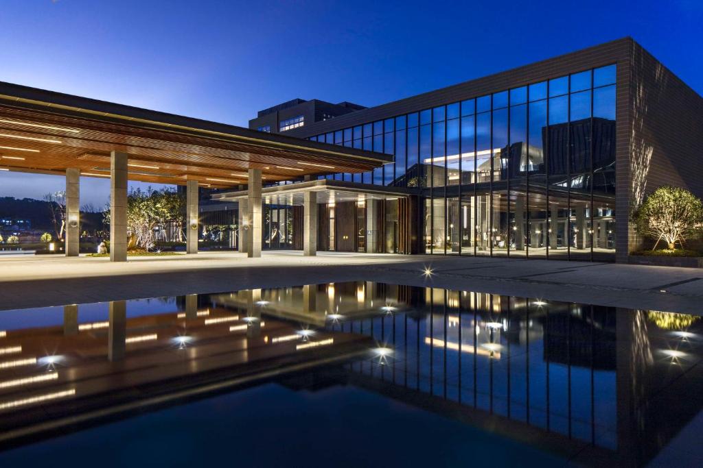 Yinzhou Resort | Hilton Ningbo Dongqian Lake