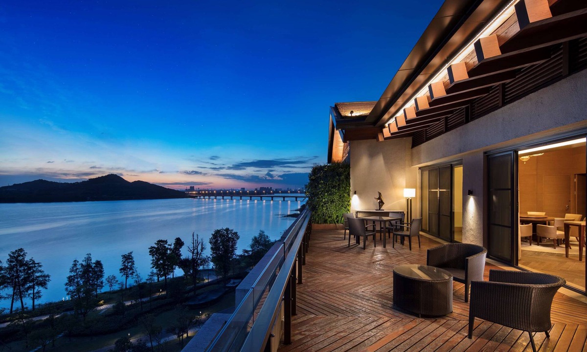 Hongshan Hotel | Hilton Wuhan Optics Valley