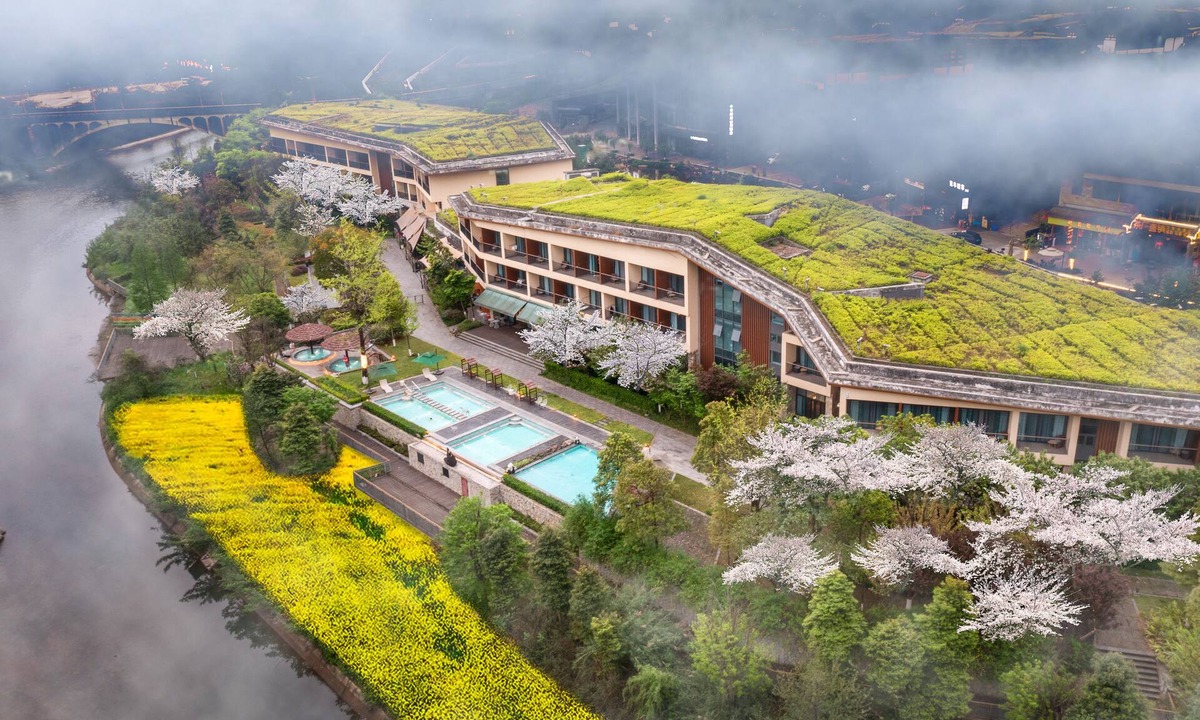 Emeishan Hotel | Holiday Inn Express Emei Mountain by IHG