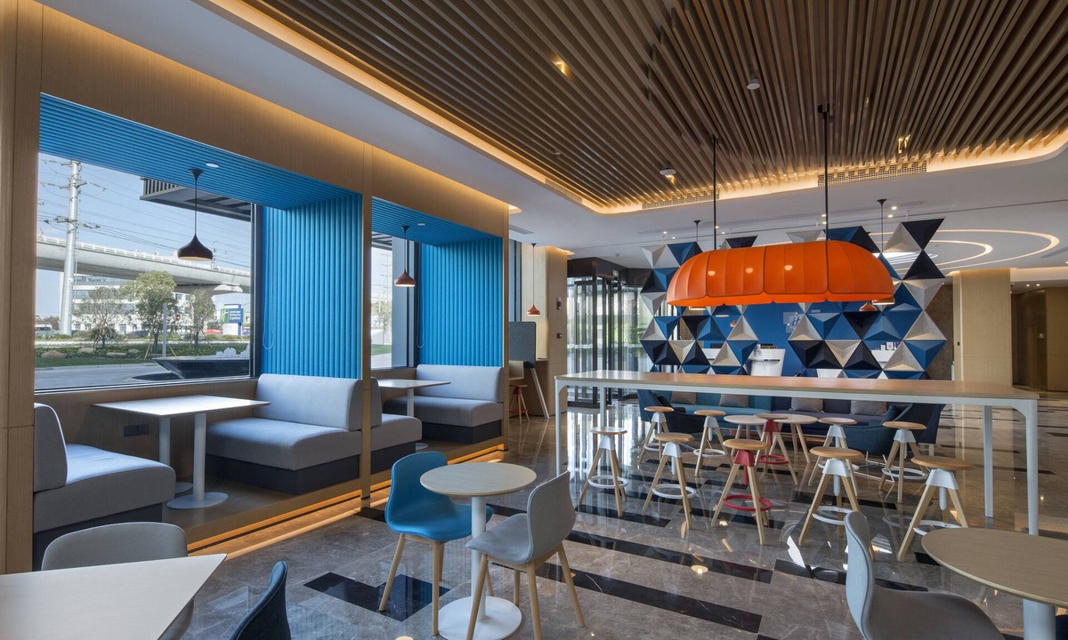 Pudong Hotel | Holiday Inn Express Shanghai Kangqiao by IHG