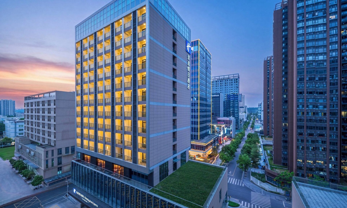 Longgang Hotel | Holiday Inn Express Shenzhen Baolong Metro Station By IHG