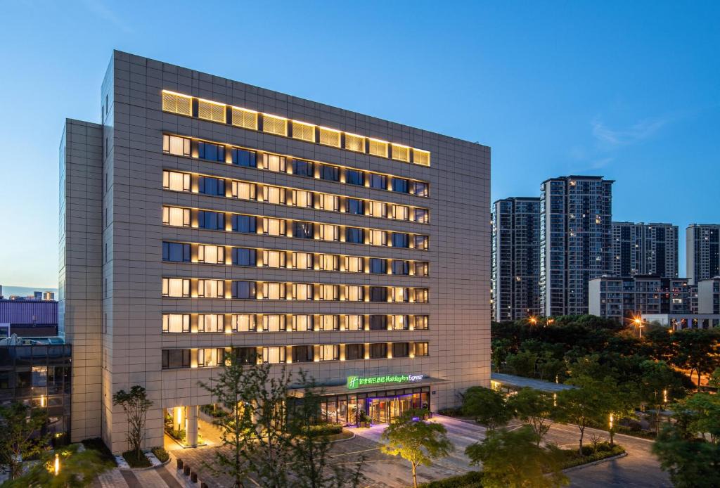 Bin Hu District Hotel | Holiday Inn Express Wuxi Taihu New City by IHG